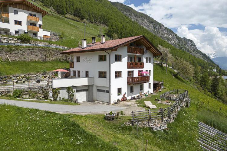 Il Berghof su monte sole in Val Martello